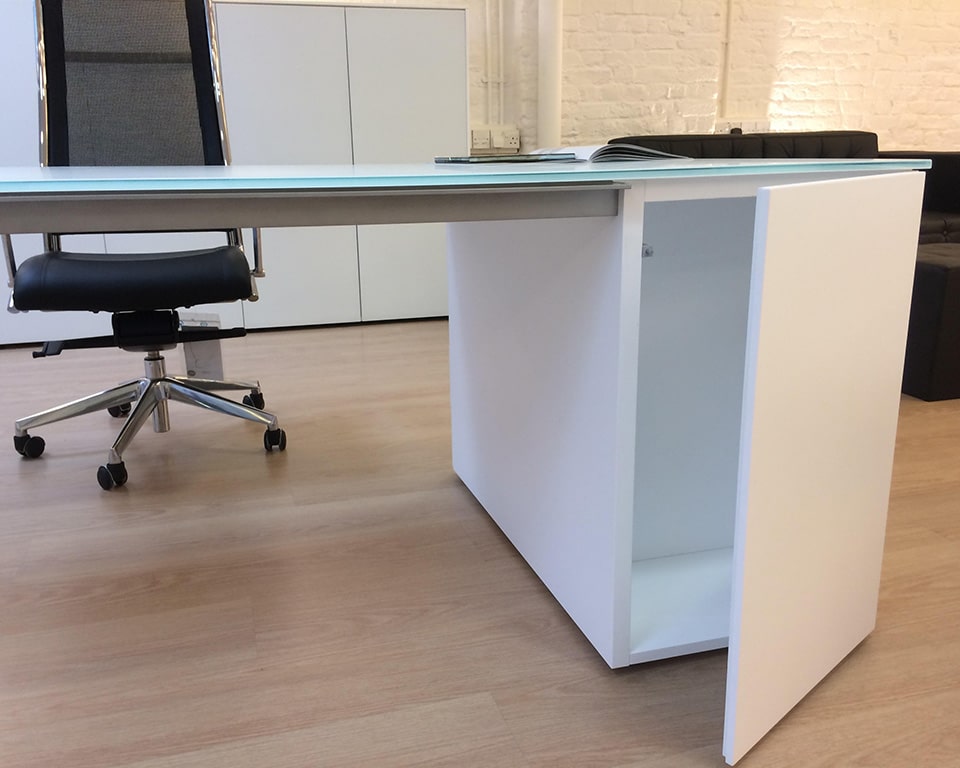 High quality white lacquered executive office desks with wire management