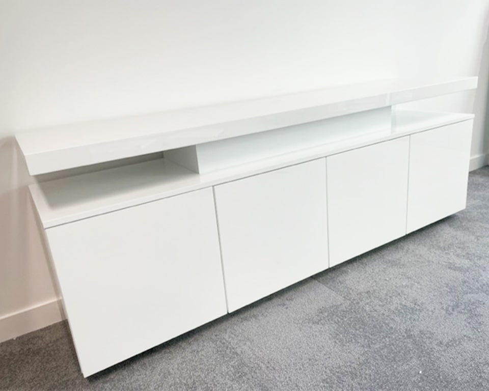 White sideboard in high white gloss lacquered with 4 doors - Taiko range