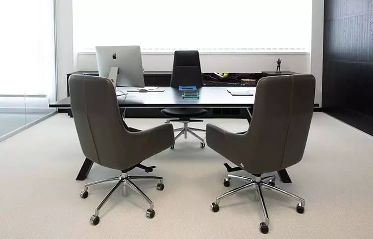 Luxury executive office chairs in real Italian leather or high grade fabrics