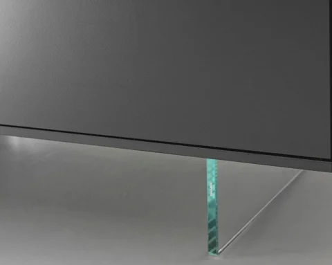 12 mm tempered glass feet provide a  very strong support