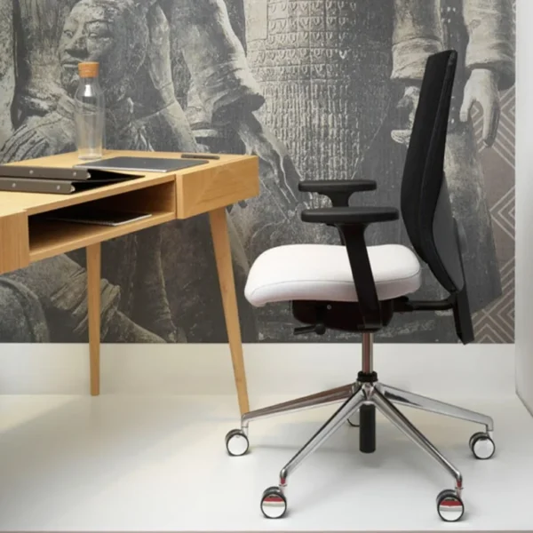 Black mesh back office chair with white seat
