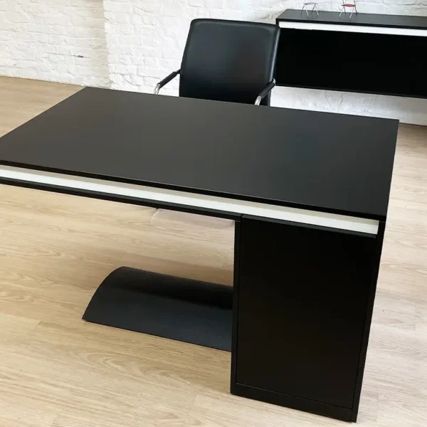 Stunning Small Home office desk 1300 x 800 with cable management