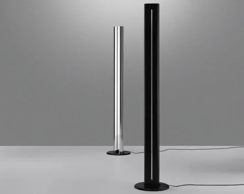 Classic megaron floor standing uplighter in black or aluminium