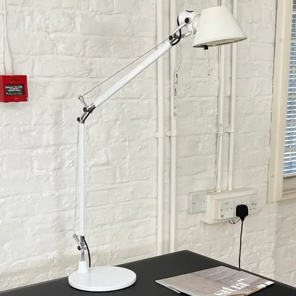 The classic Tolomeo adjustable desk lamp in white